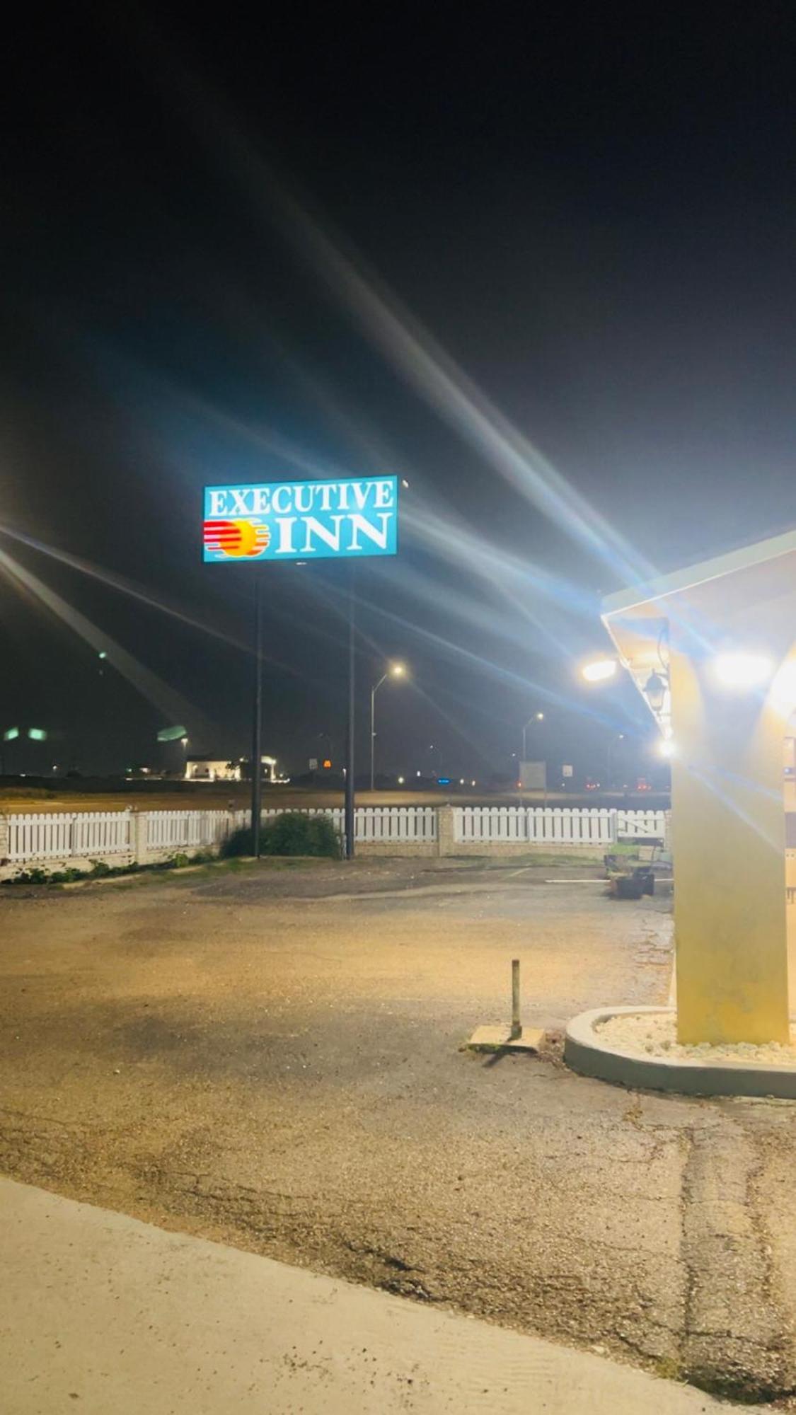 Executive Inn 롭스타운 외부 사진